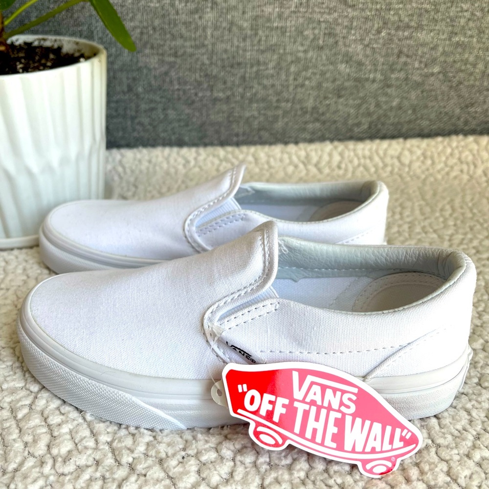 Vans Classic White Kids Size 13.5. Brand New.
